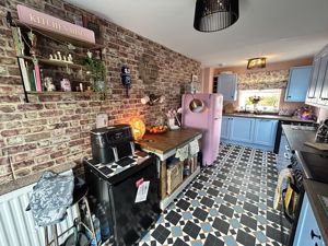 Photo 7- click for photo gallery